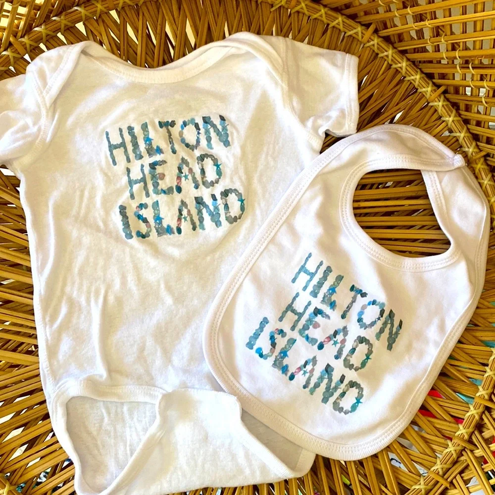 Hilton Head 18 month old baby onesie and matching bib π - Picture 1 of 7